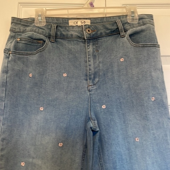 Denim - Women’s Sz 12 Charlie faded embroidered jeans. Pink flowers on front denim taper